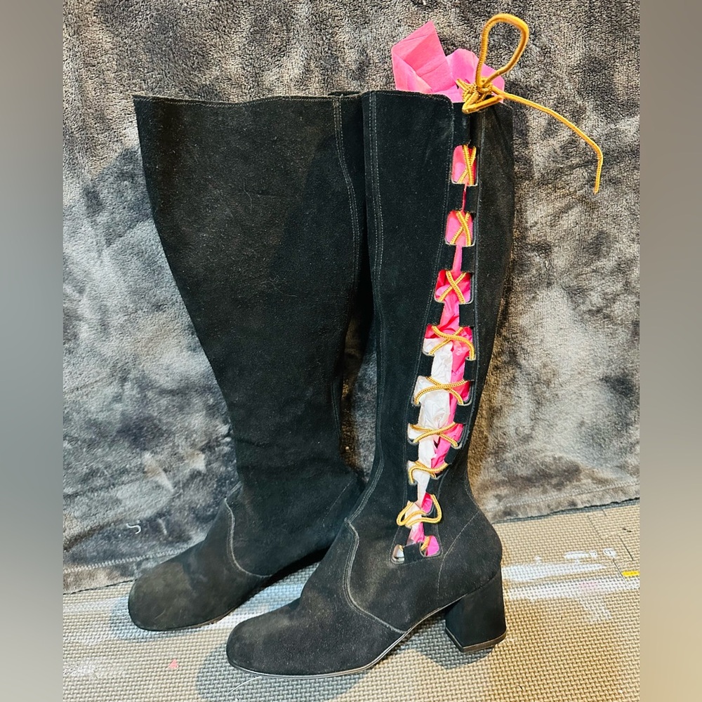 Vintage suede lace up boots black